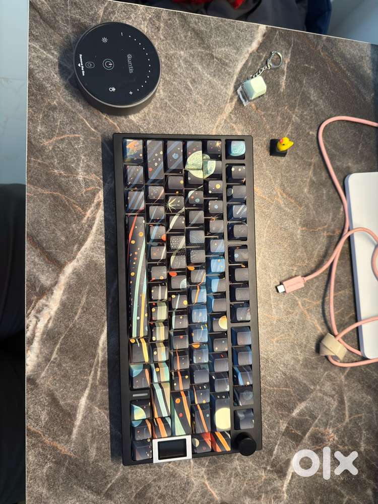 Yunzii AL 80 keyboard with extra keycaps