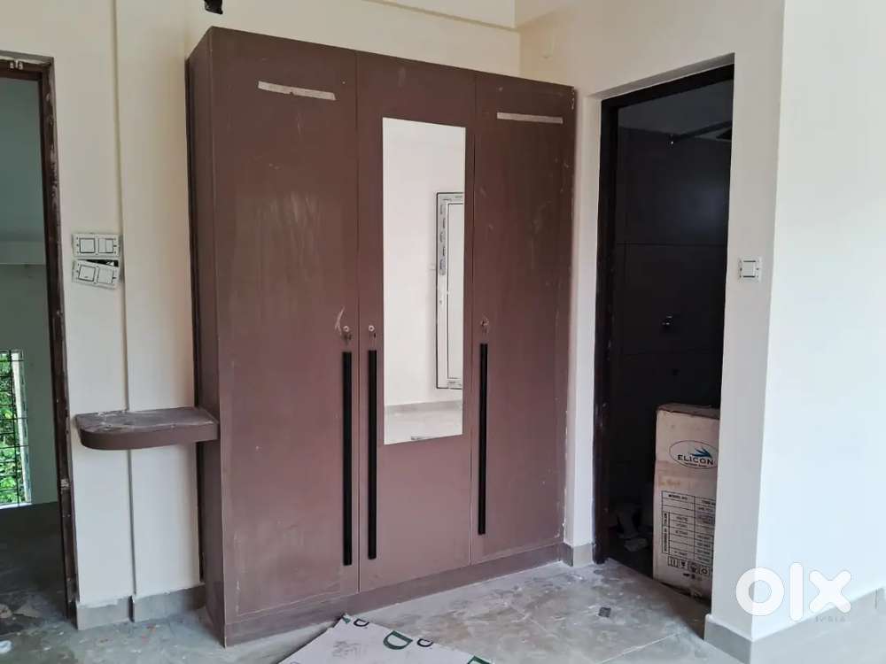 NEW BUILDING FOR RENT 10 ROOMS ATTACHED BATH ROOMS INFOPARK 2 KMS ONLY