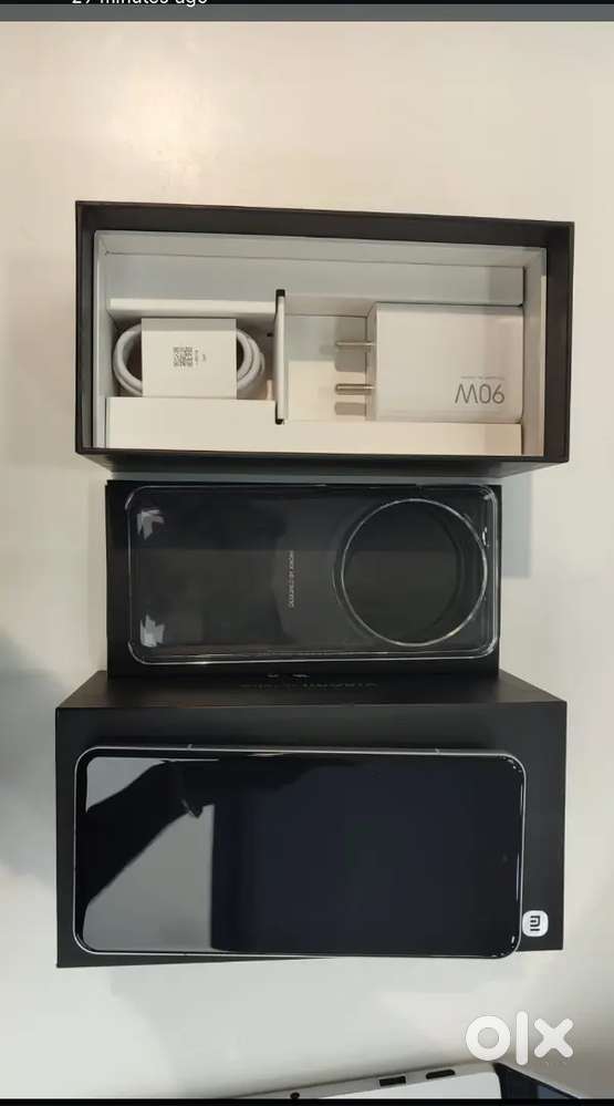 Xiaomi 15 ultra and Dell laptop