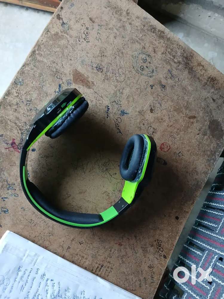 Boat headphones  airdopes  both