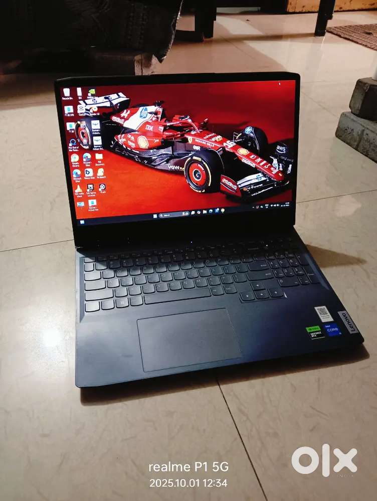 Lenovo LOQ 15IRH8D1 Gaming Laptop