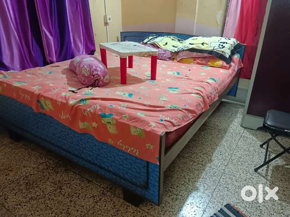 Queen size bed