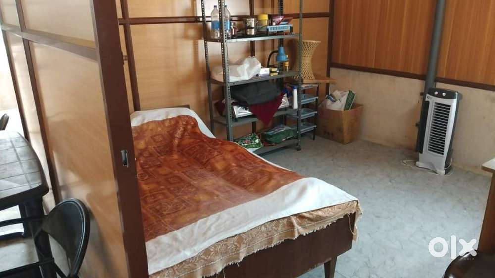 FOR STUDENTS / BACHELORS / FAMILY . 1 AC BEDROOM WITH BATHROOM .