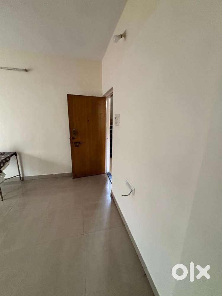 NO BROKERAGE Bedroom and Hall Available from 1st December