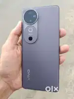 Vivo v40 8.128 top condition bill box charger available