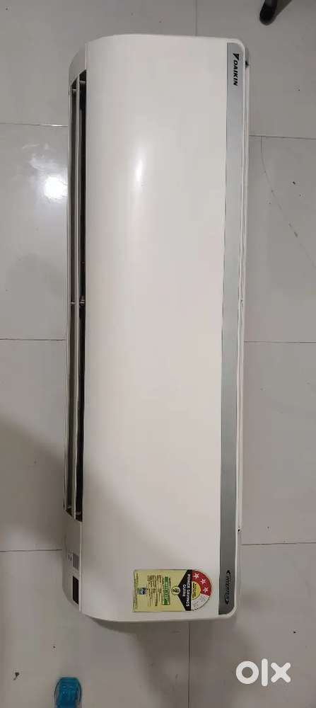 Daikin Split AC Indoor & Outdoor Ut Only With Bill Excellent Condition