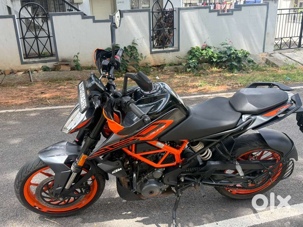 DUKE 250 2022 Model ( single owner)