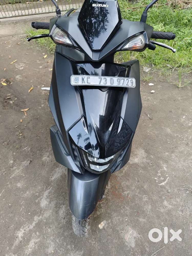 2 nd owner ..both tyres are new...good mileage upto 55.