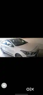 Top model i20 sportz with push start button and automatic side mirror