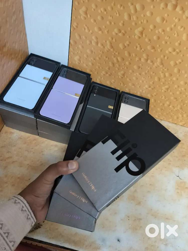 Today samsung flip4 5g 256gb box packed with bill and seller warranty