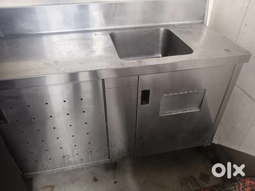 Good condition Steel rack with space good 6ft length, 20 inch breadth