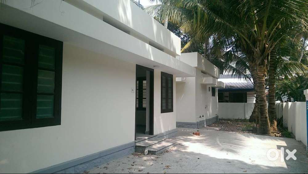 7 cent of land Pettah Trivandrum Urgent Sale