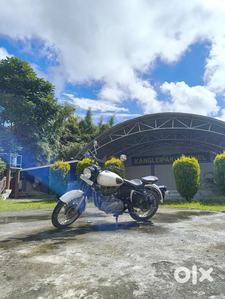 Royal Enfield classic 350 white