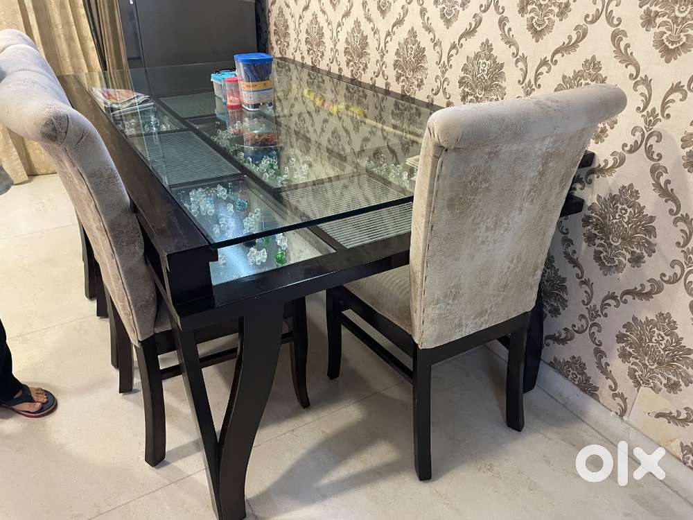 5 seater sagwan dining table