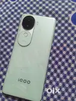 IQooz9s 5g Ram 8+8 128