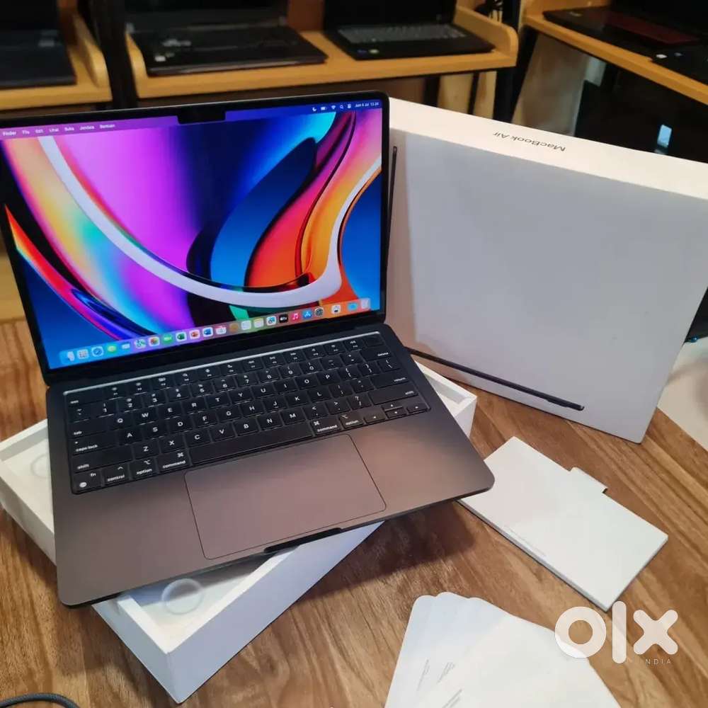 Apple Macbook Air M2, 16GB RAM, 256GB SSD, 13.6 inch