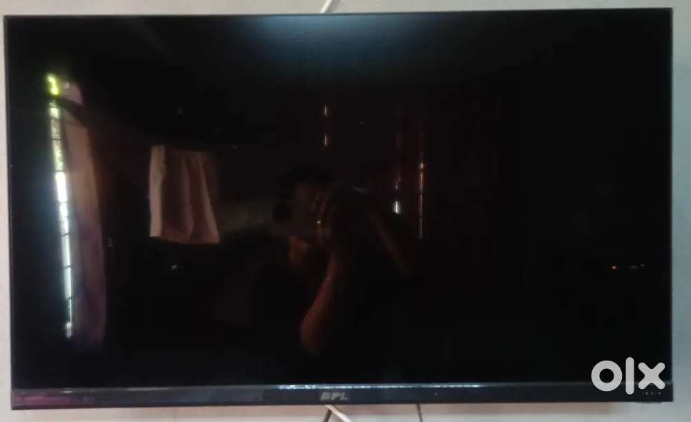 LED tv 32 inch in black colour