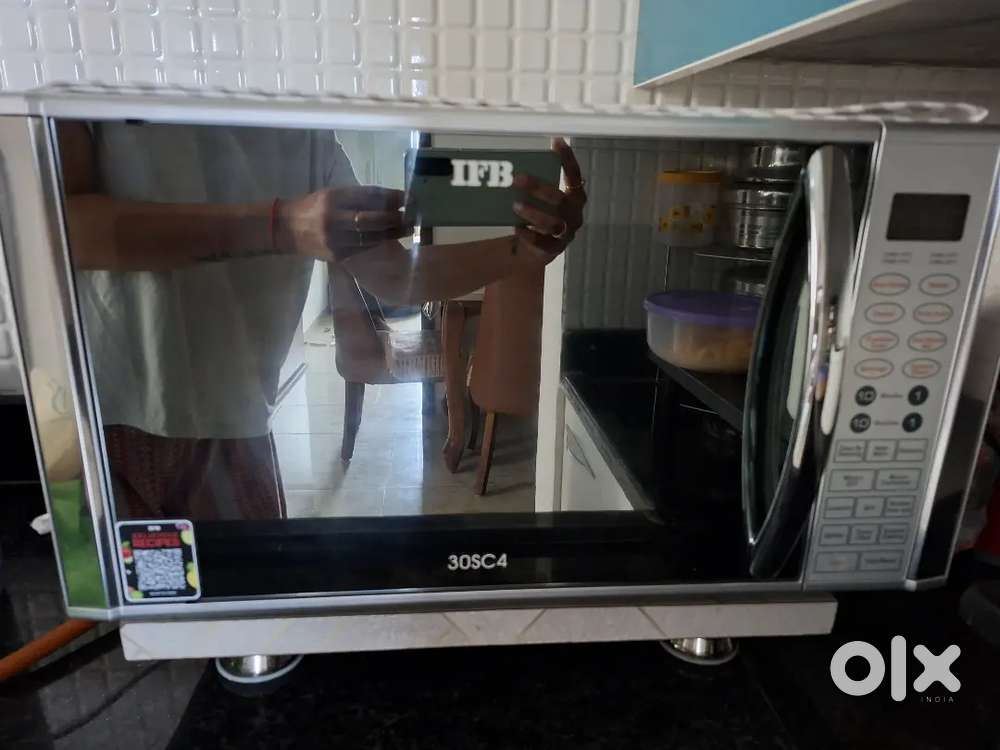 Microwave oven IFB 30L