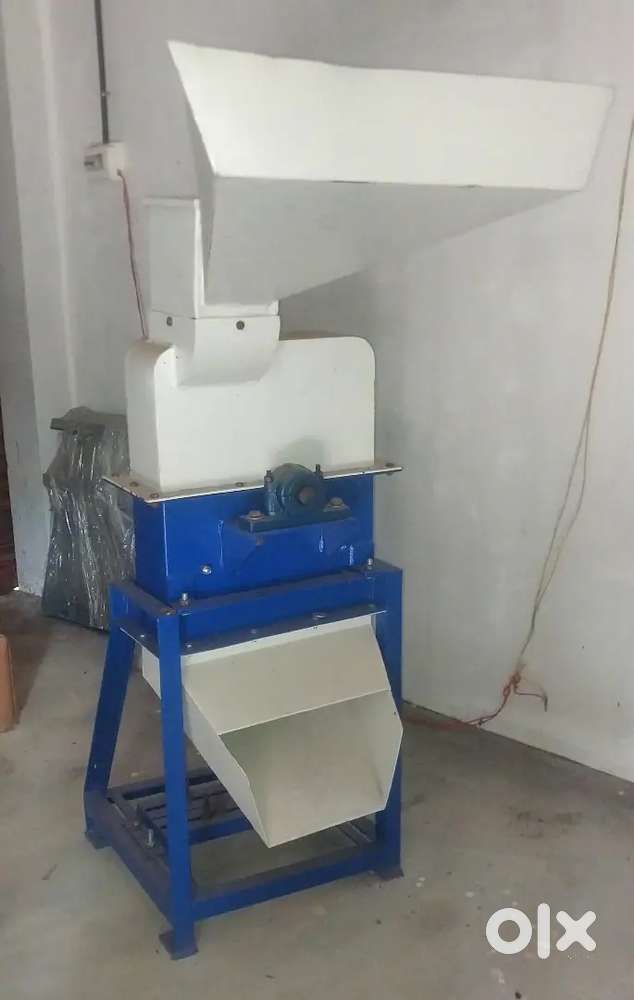 COPRA CUTTER ( DRY COCONUT CUTTER)