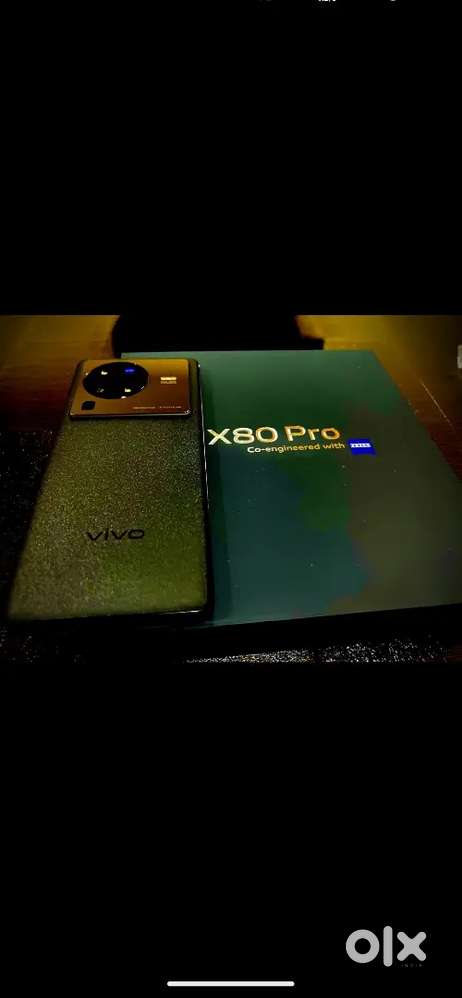 Vivo x80 pro 12+8 ram 256 internal