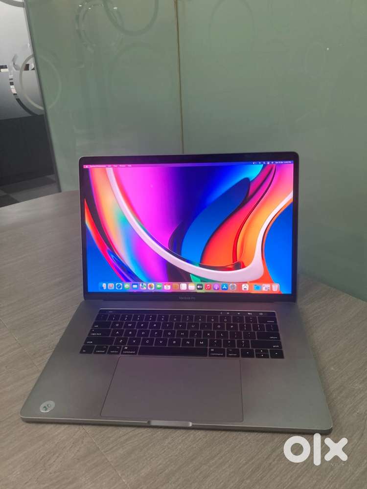 Apple MacBook Pro 15inch i7 A1707 2016 Display line Comes after 1:30hr