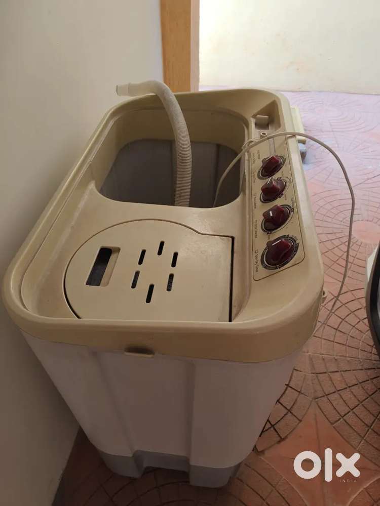 Samsung Semi Automatic washing machine