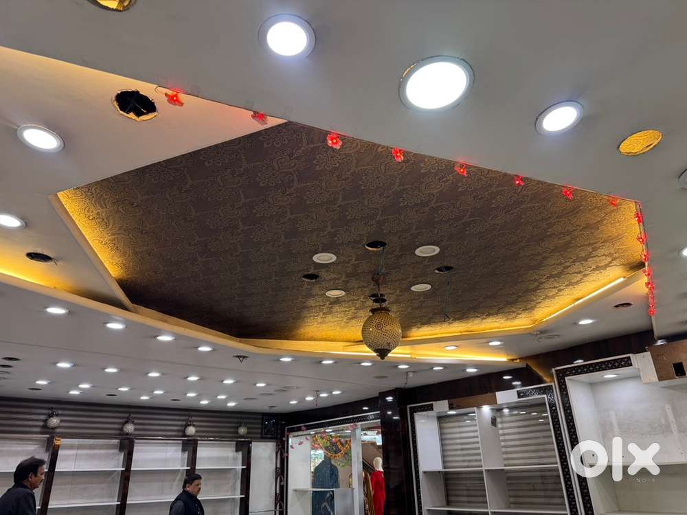 Urgent sale Prime location shop in New Market