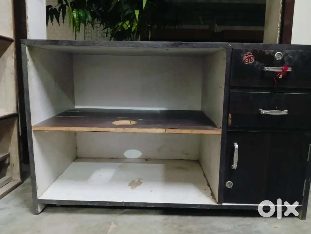 Computer table and counter