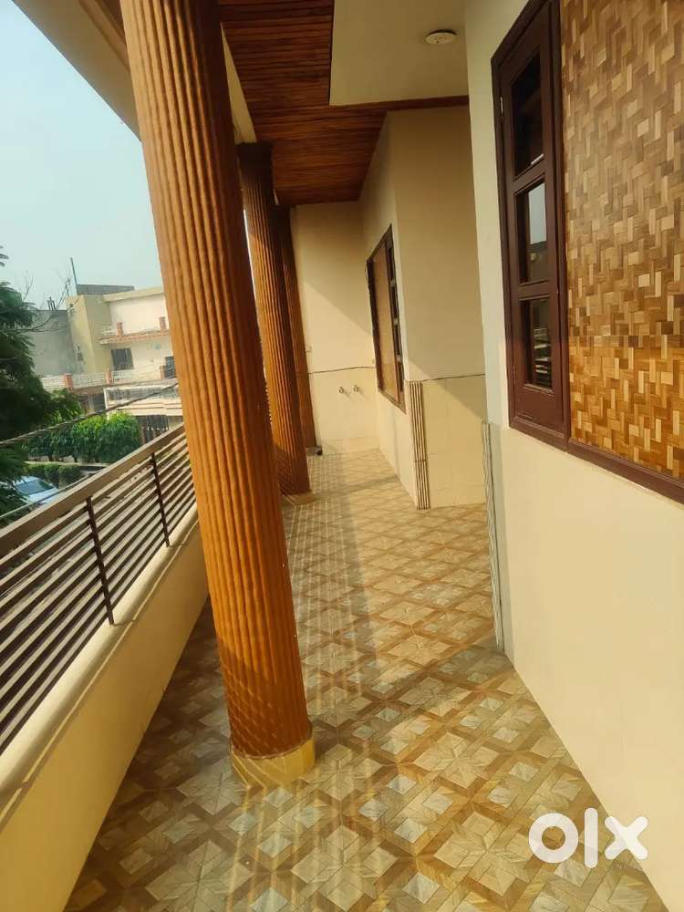 2bhk first floor Park Facing porshan Available For Rent