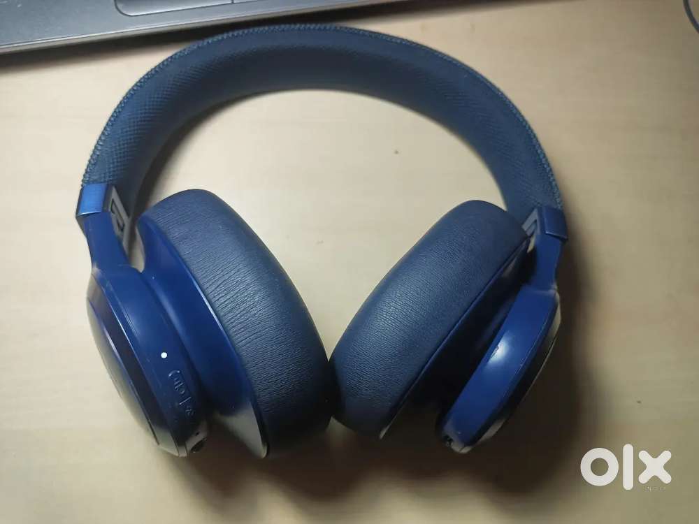 JBL Live 660NC Premium Noise Cancelling Headphones