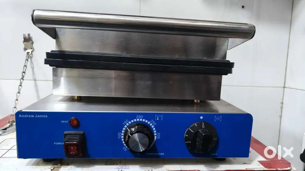 Waffle maker machine