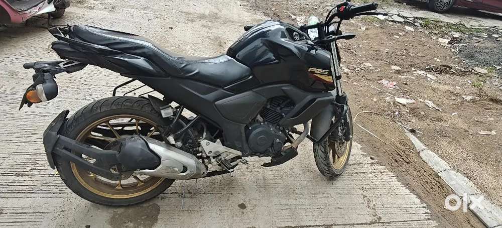 Yamaha FZS V3 Dual Disc Bluetooth model