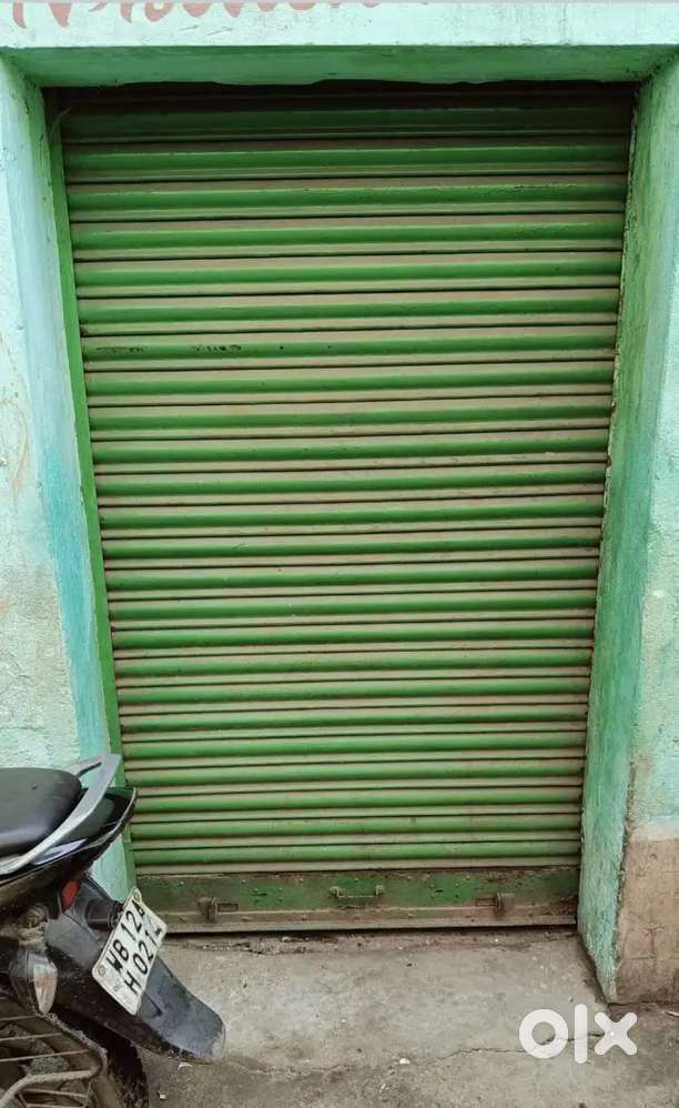 Good conditions shop for sale