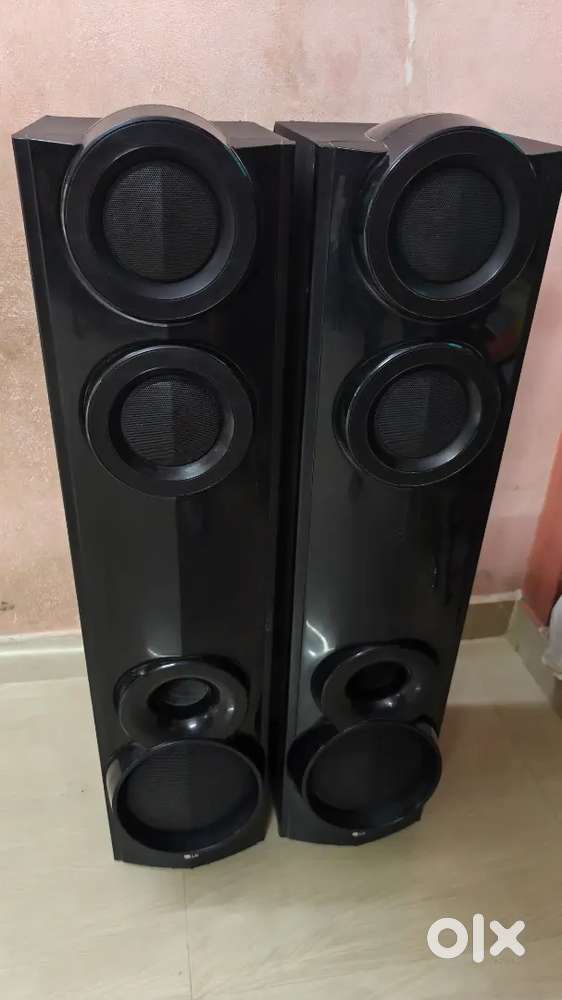 LG tower speaker 1000watts inbuilt 8 inch woofer