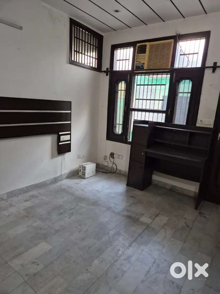 1 kanal independent house for sale in 36 a
