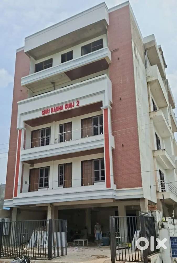 3 BHK flat only 60 lakh ,,,45 lakh me 125 gaj plot koylanagar me