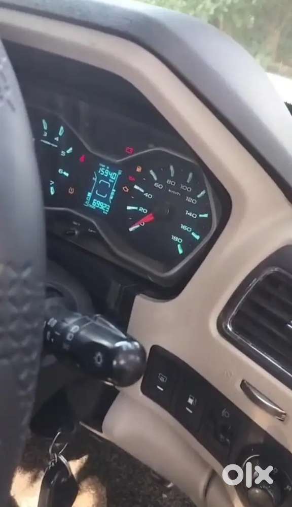 Mahindra Scorpio S10