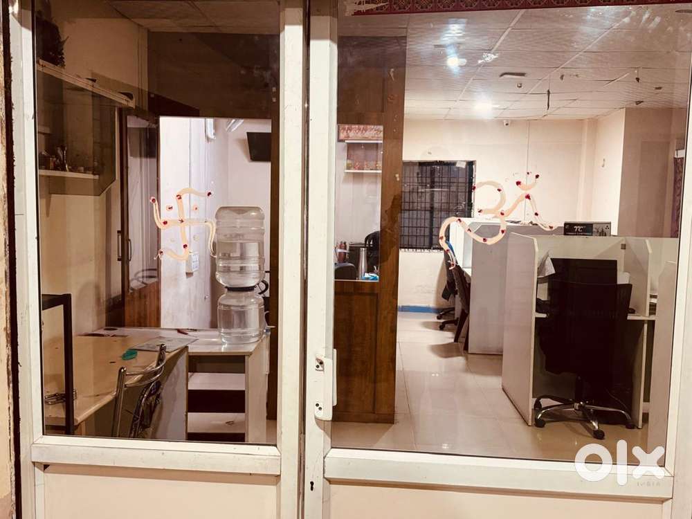 Furnished Office 25 seats - 1 JAN