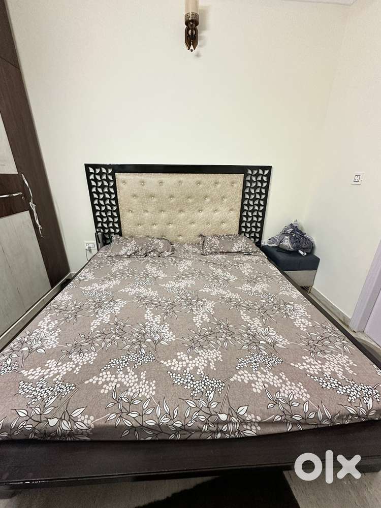 Full wooden King size bed for sale with mattress