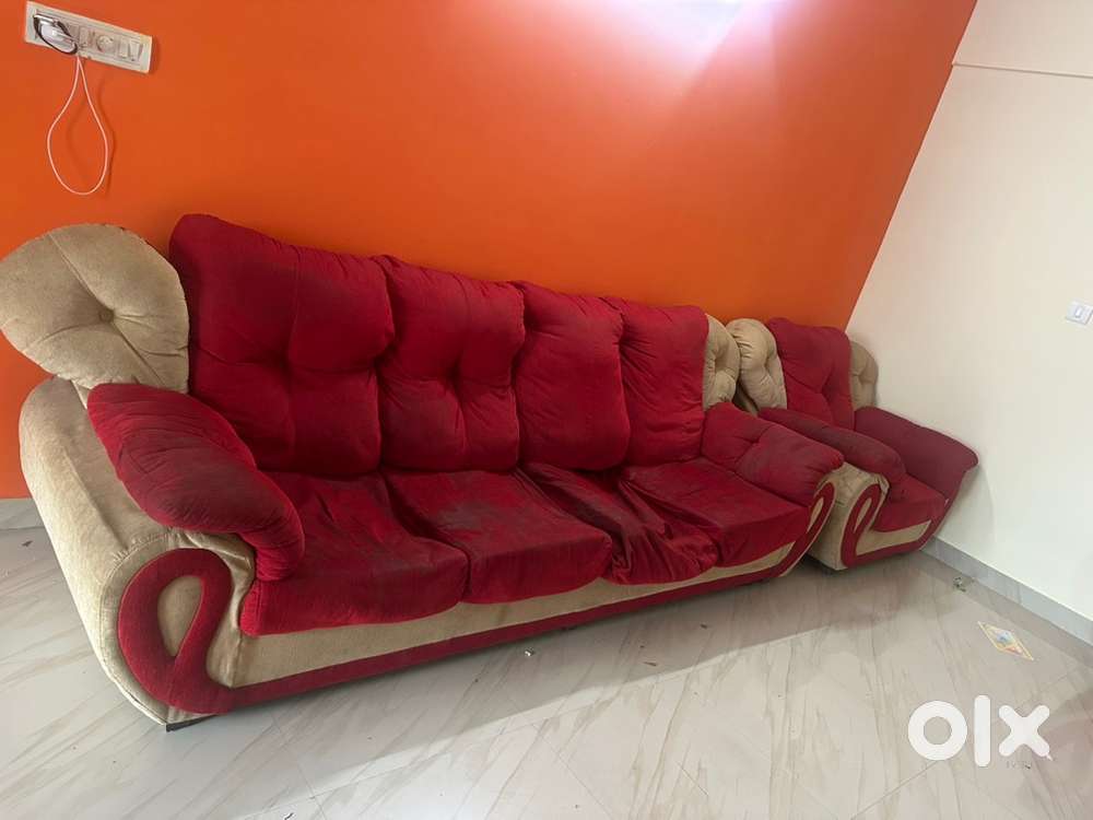 4+1 Sofa Set with Matching Diwan