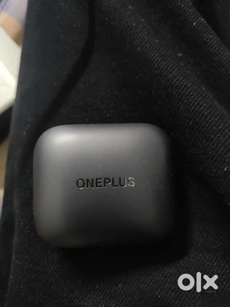 Ear buds  oneplus