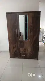 WARDROBES:SOFA SET:BED WHOLESALER Unit