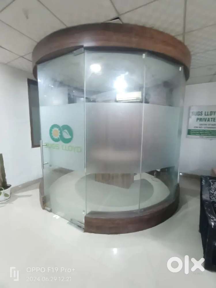 Fully furnished luxury office