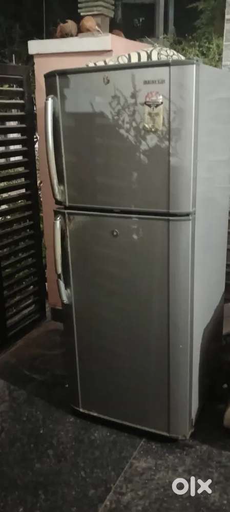 Samsung fridge 180liter working