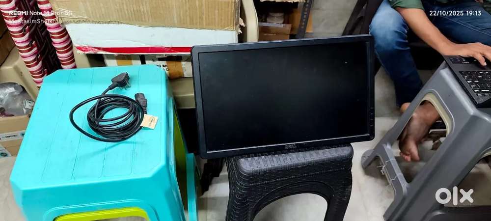 I AM selling my Dell 14inch monitor