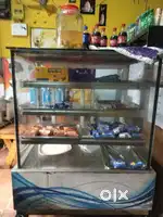 Bakery Glass display with 4wheel