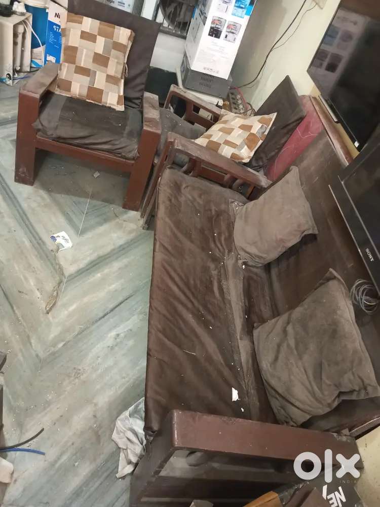 5 seater sofa with table for sale