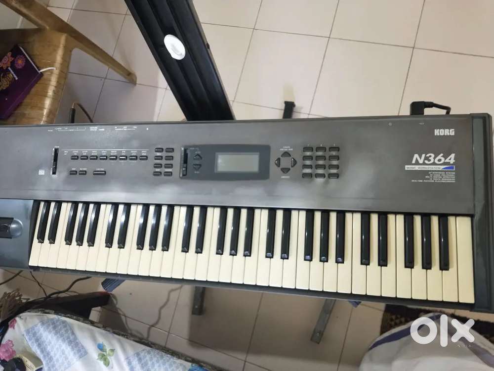 Korg N364 keyboard