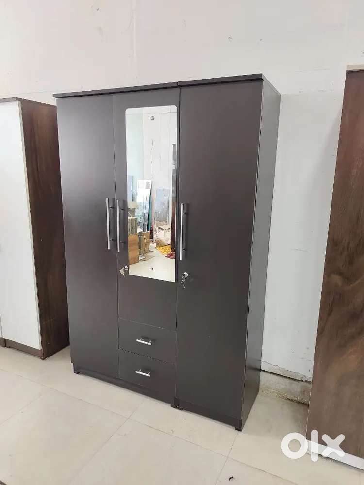 Stylish 3 Door Wardrobe – Free Home Delivery
