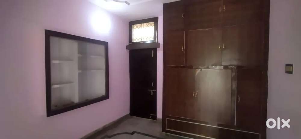 2 BHK independent house for family only.